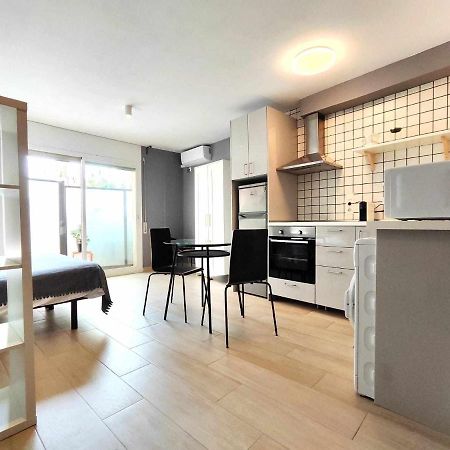 Mazi Apartments Suite Матаро Экстерьер фото