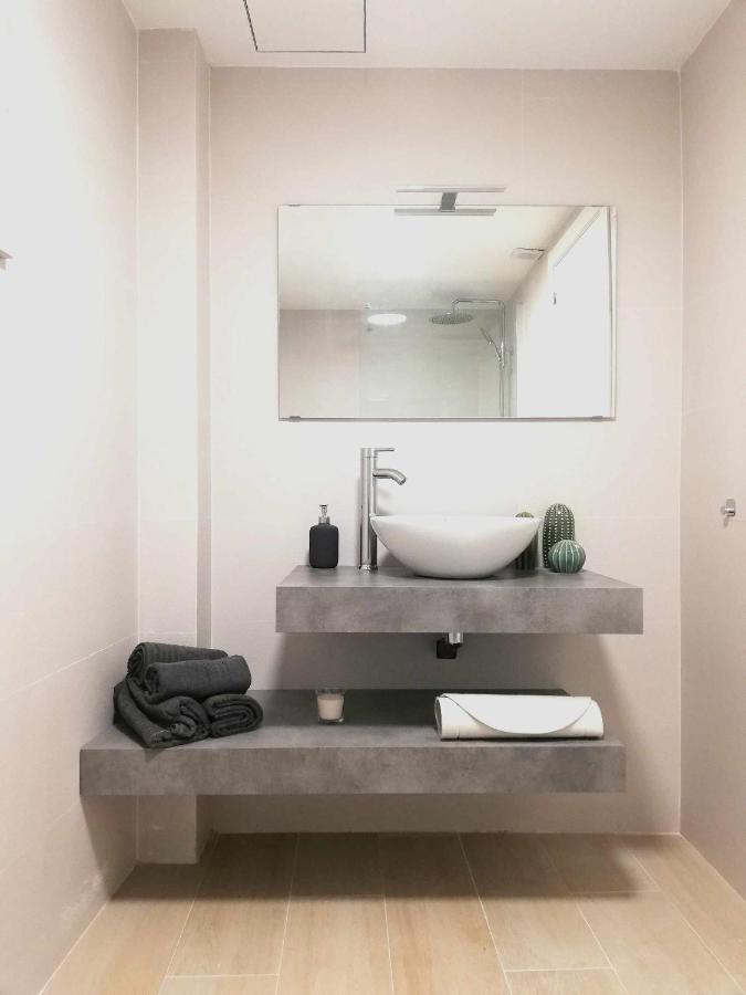 Mazi Apartments Suite Матаро Экстерьер фото