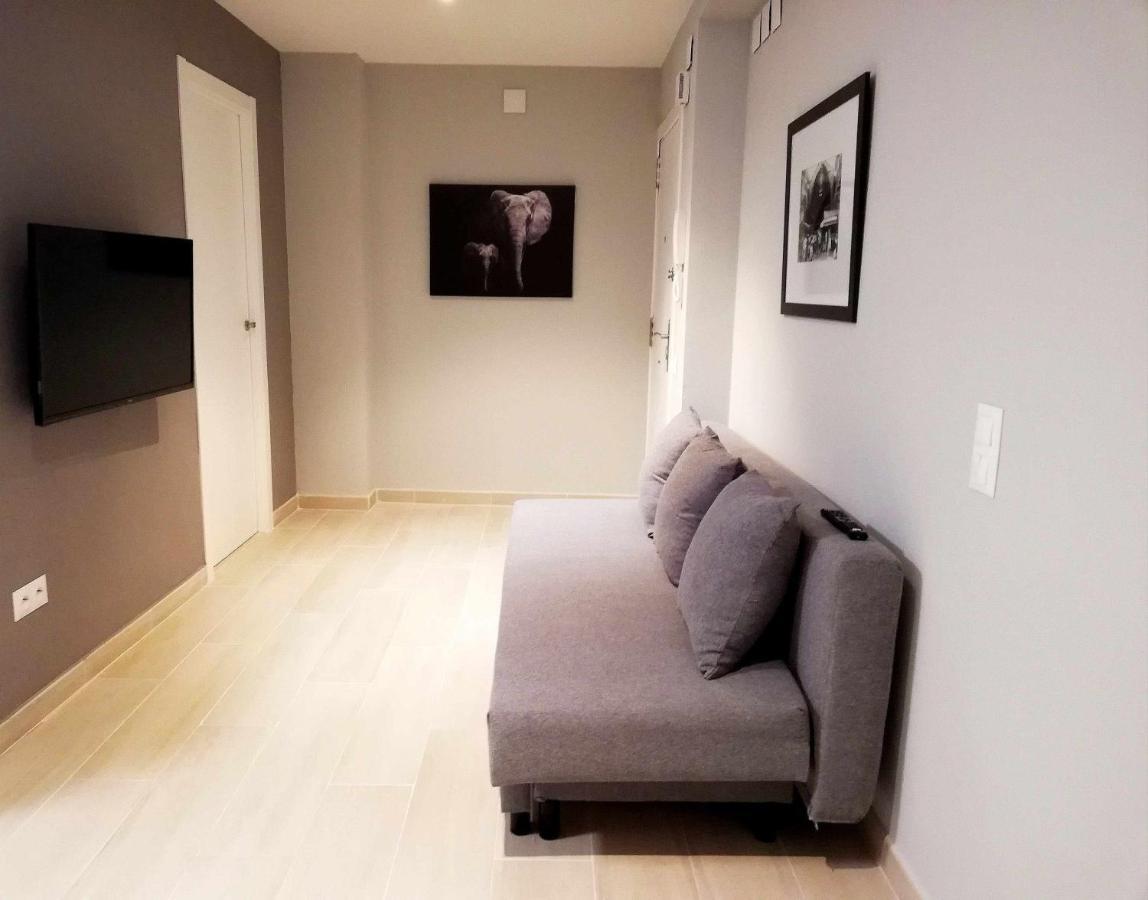 Mazi Apartments Suite Матаро Экстерьер фото