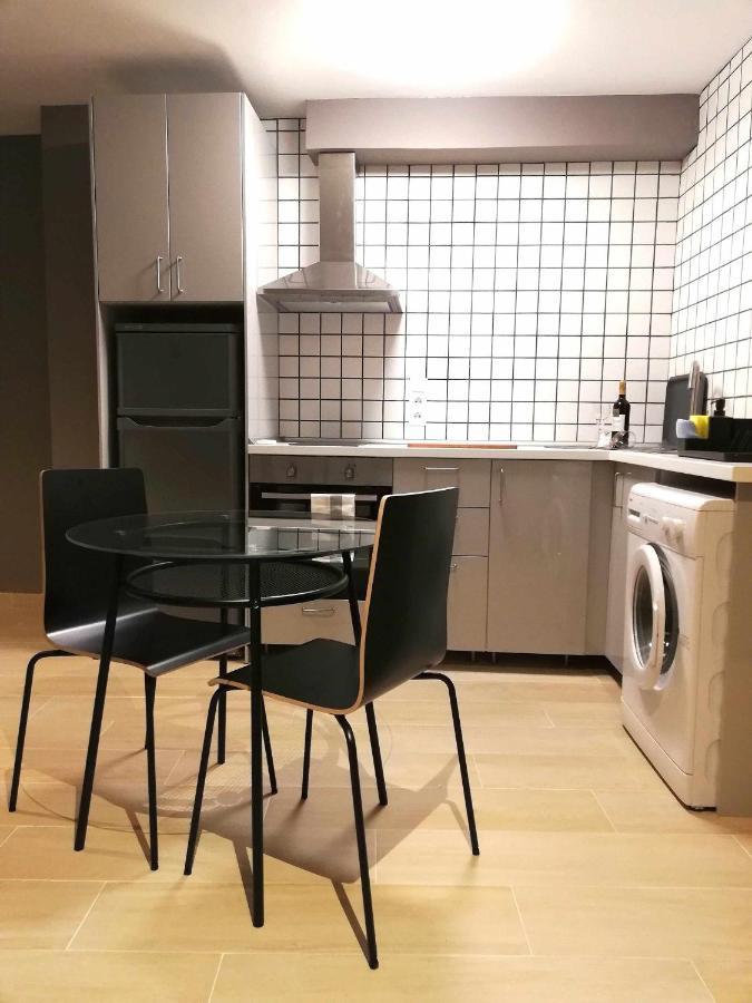 Mazi Apartments Suite Матаро Экстерьер фото