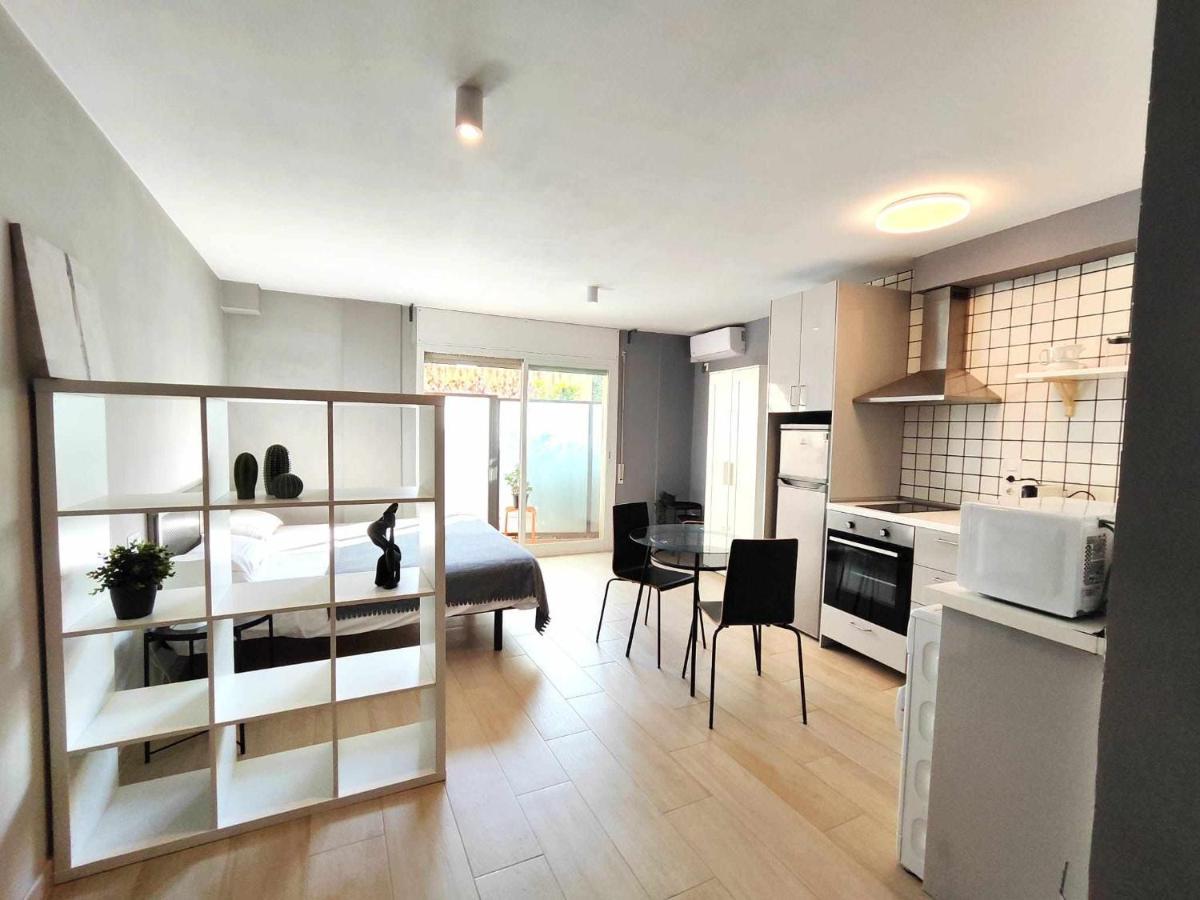 Mazi Apartments Suite Матаро Экстерьер фото