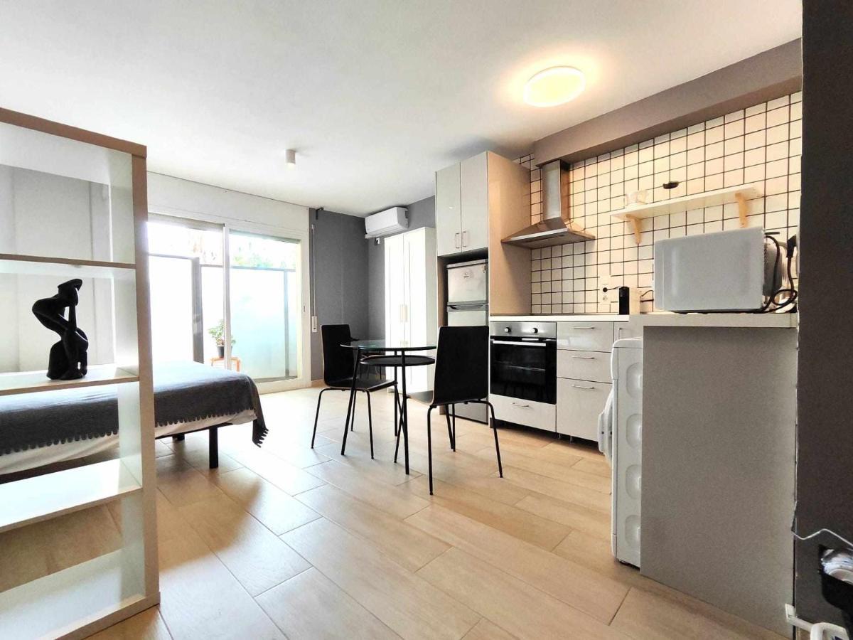 Mazi Apartments Suite Матаро Экстерьер фото