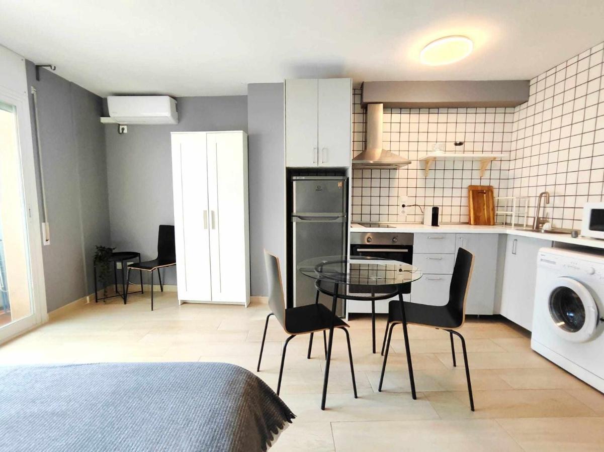 Mazi Apartments Suite Матаро Экстерьер фото