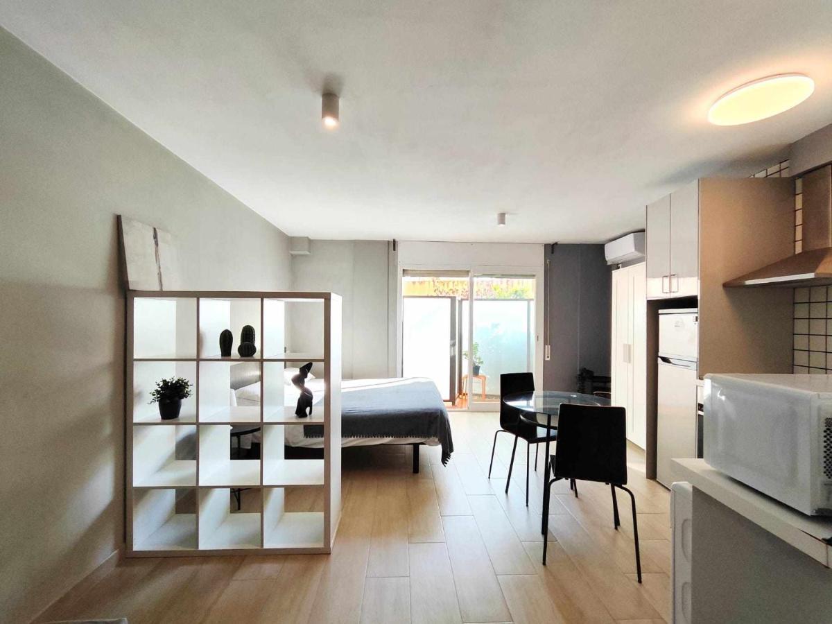 Mazi Apartments Suite Матаро Экстерьер фото
