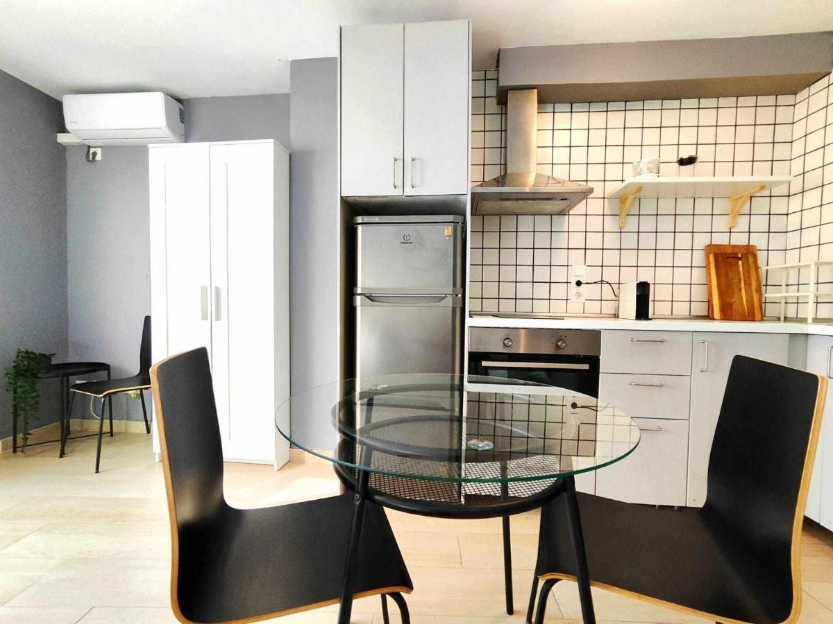 Mazi Apartments Suite Матаро Экстерьер фото