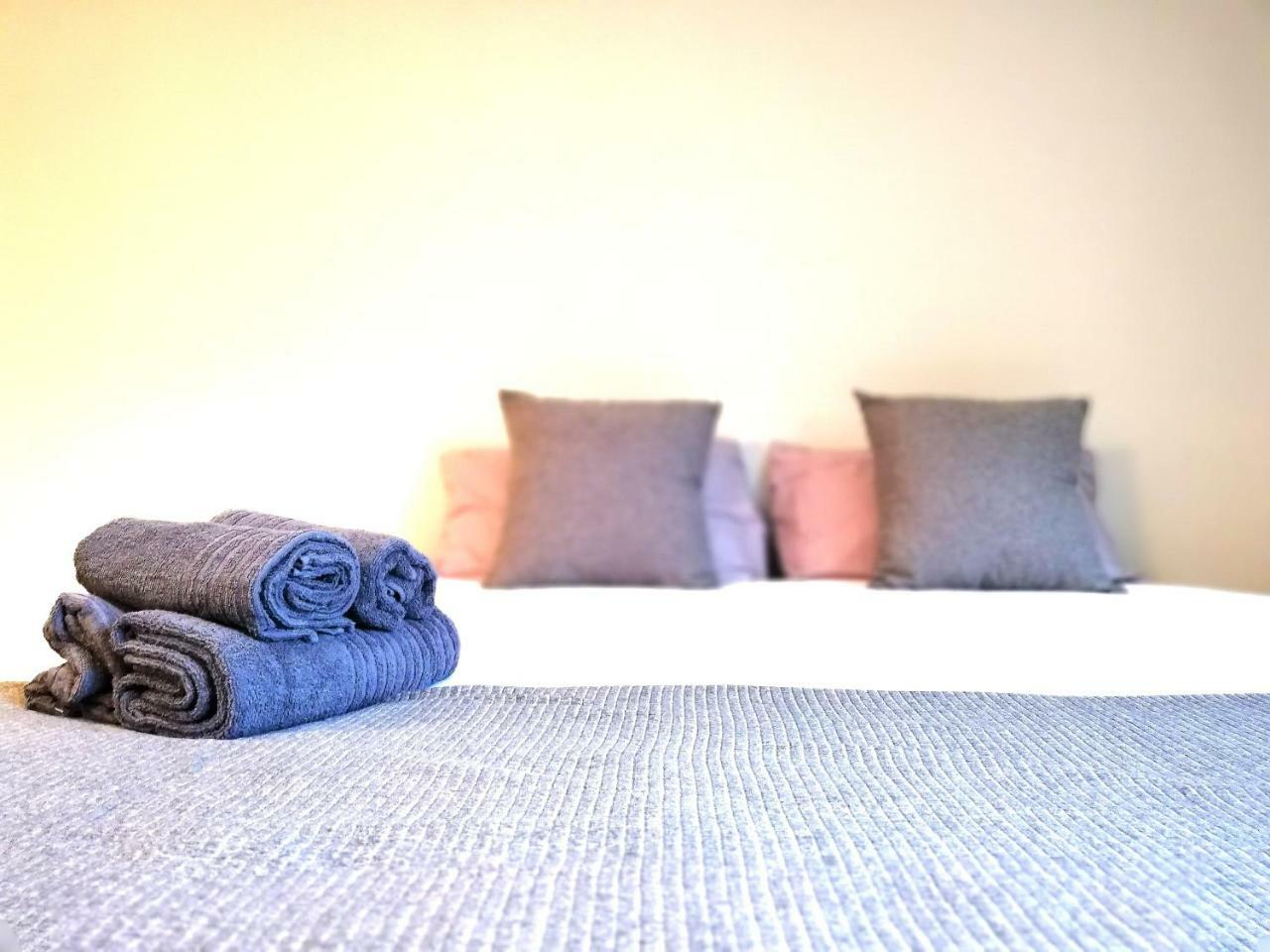 Mazi Apartments Suite Матаро Экстерьер фото