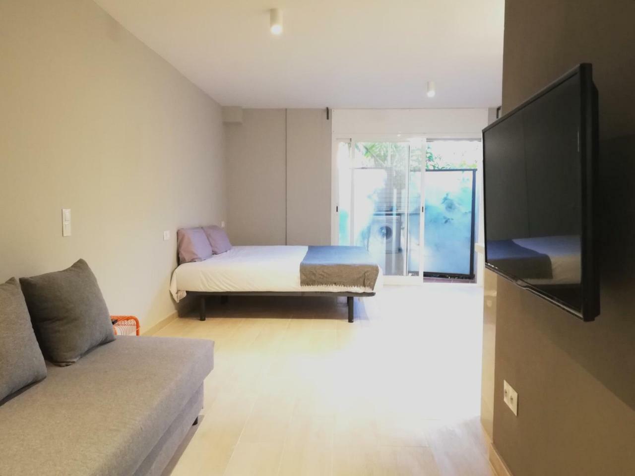 Mazi Apartments Suite Матаро Экстерьер фото