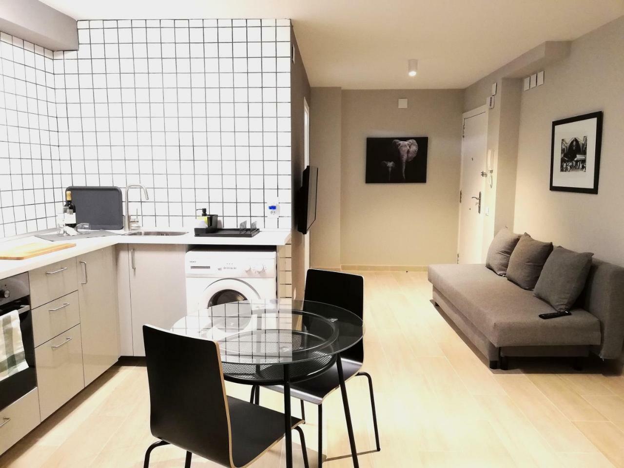 Mazi Apartments Suite Матаро Экстерьер фото